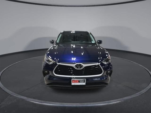 used 2022 Toyota Highlander car, priced at $38,440
