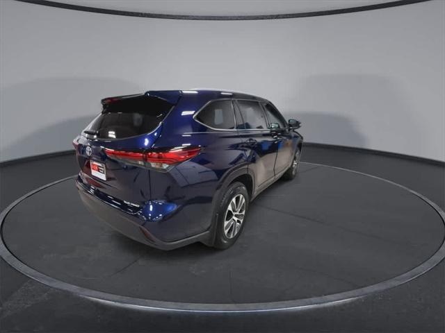 used 2022 Toyota Highlander car, priced at $38,440