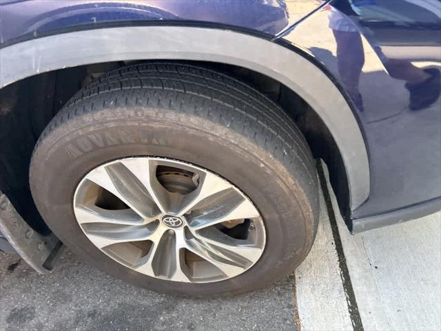 used 2022 Toyota Highlander car, priced at $39,677