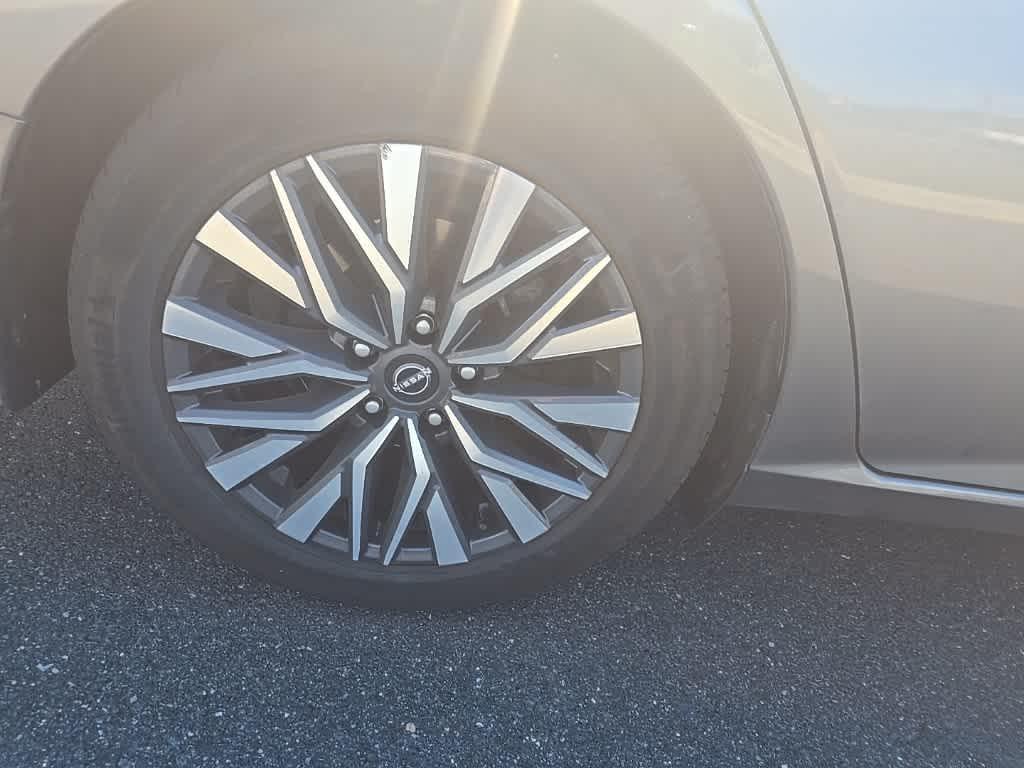 used 2023 Nissan Altima car, priced at $19,222