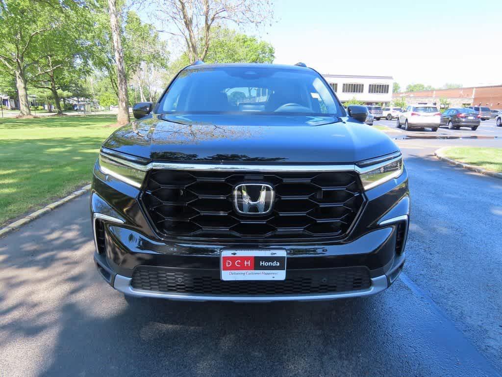 new 2025 Honda Pilot car, priced at $47,677