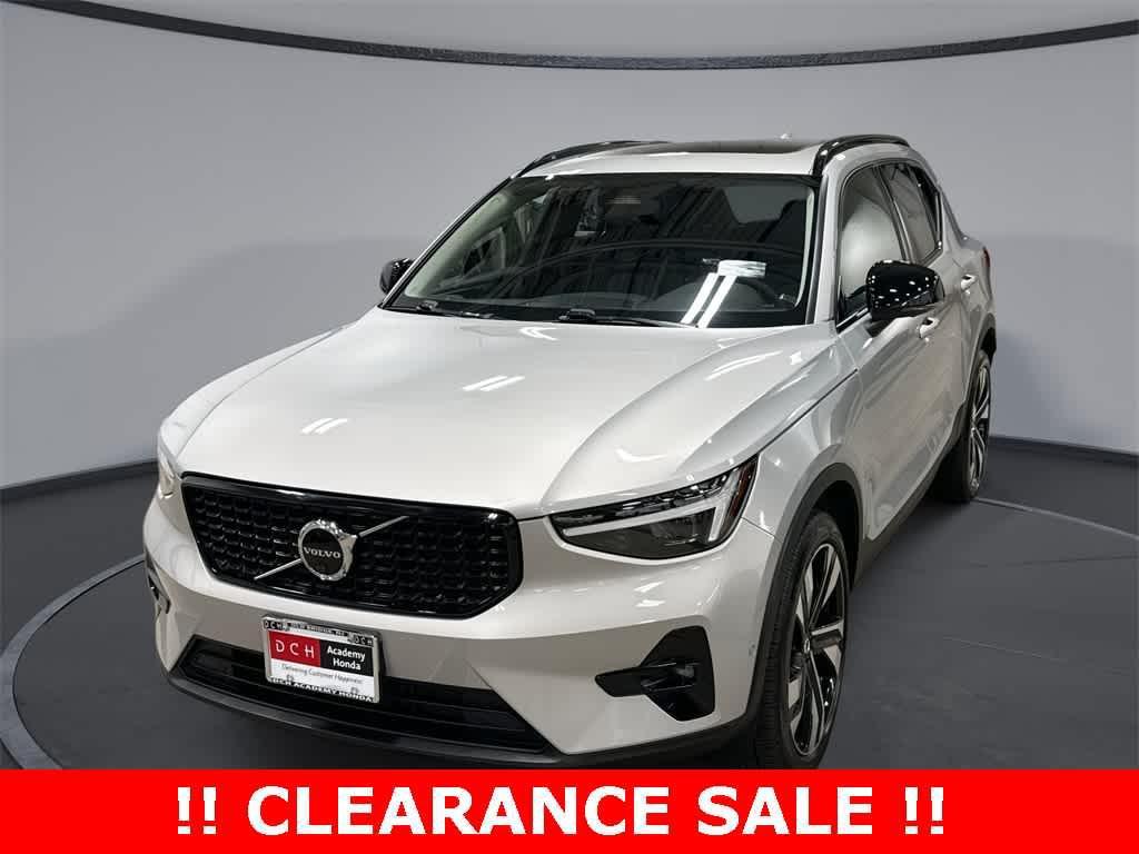used 2023 Volvo XC40 car, priced at $30,895