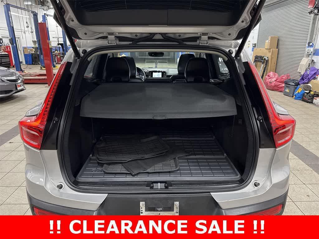 used 2023 Volvo XC40 car, priced at $30,895