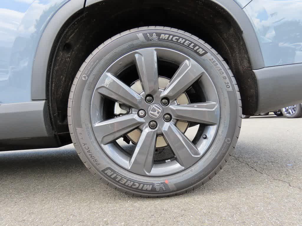 new 2025 Honda Pilot car, priced at $42,160