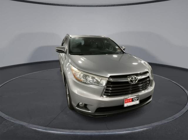 used 2015 Toyota Highlander car, priced at $18,299