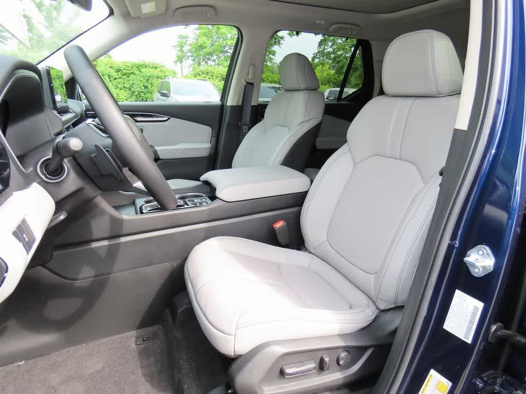 new 2025 Honda Pilot car, priced at $47,677