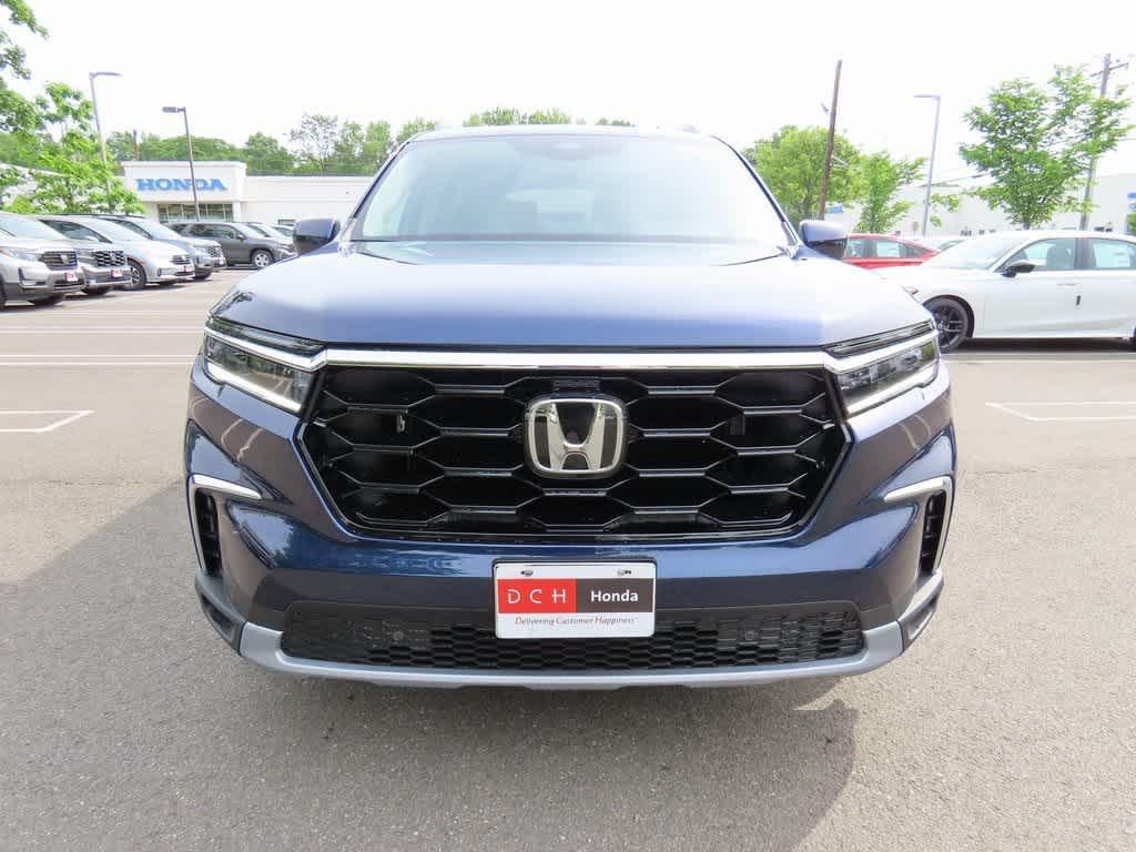 new 2025 Honda Pilot car, priced at $47,677