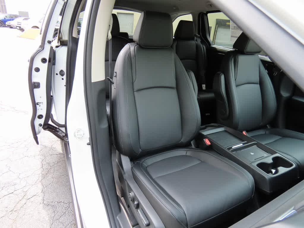 new 2026 Honda Odyssey car, priced at $43,570