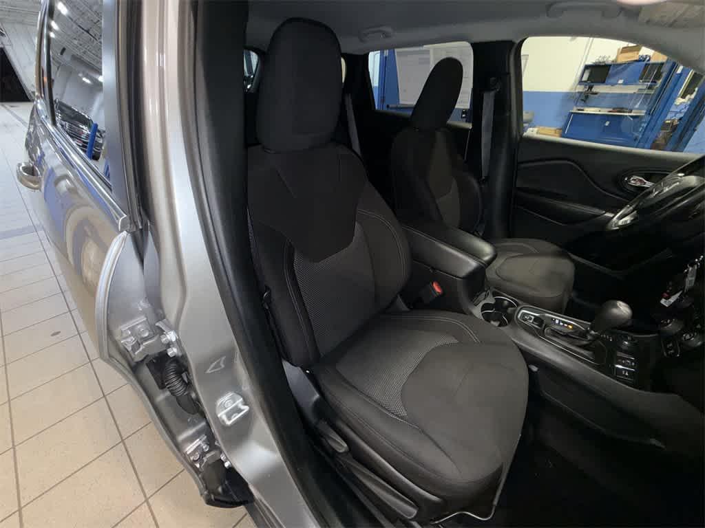 used 2019 Jeep Cherokee car, priced at $16,105