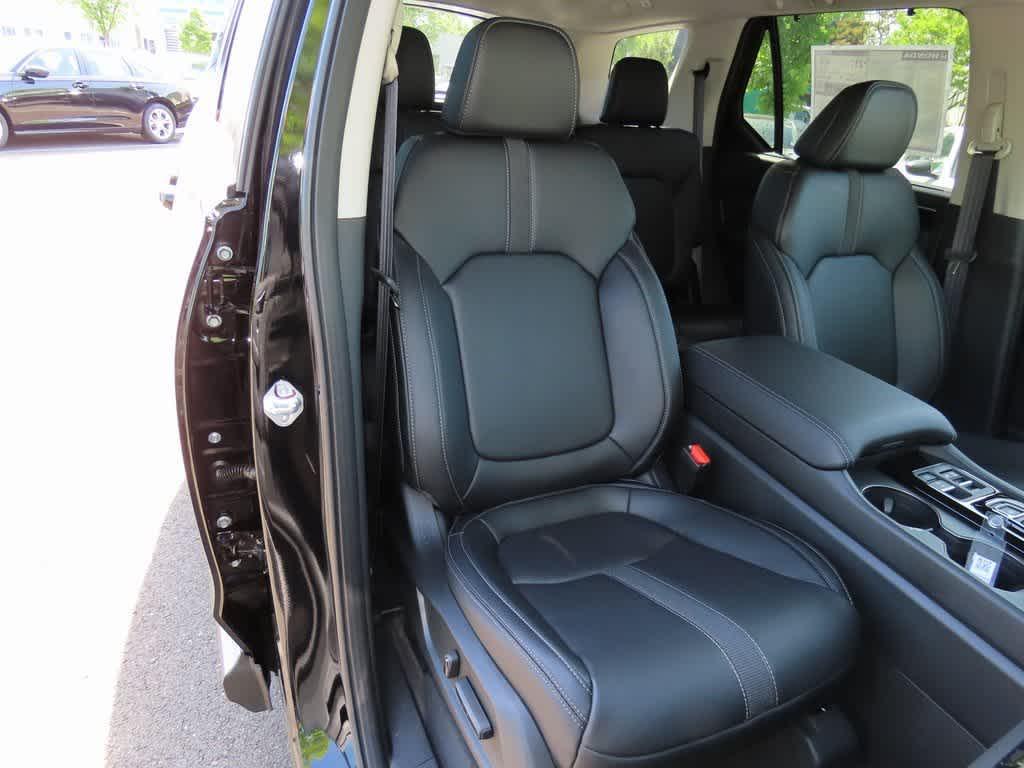 new 2025 Honda Pilot car, priced at $43,677