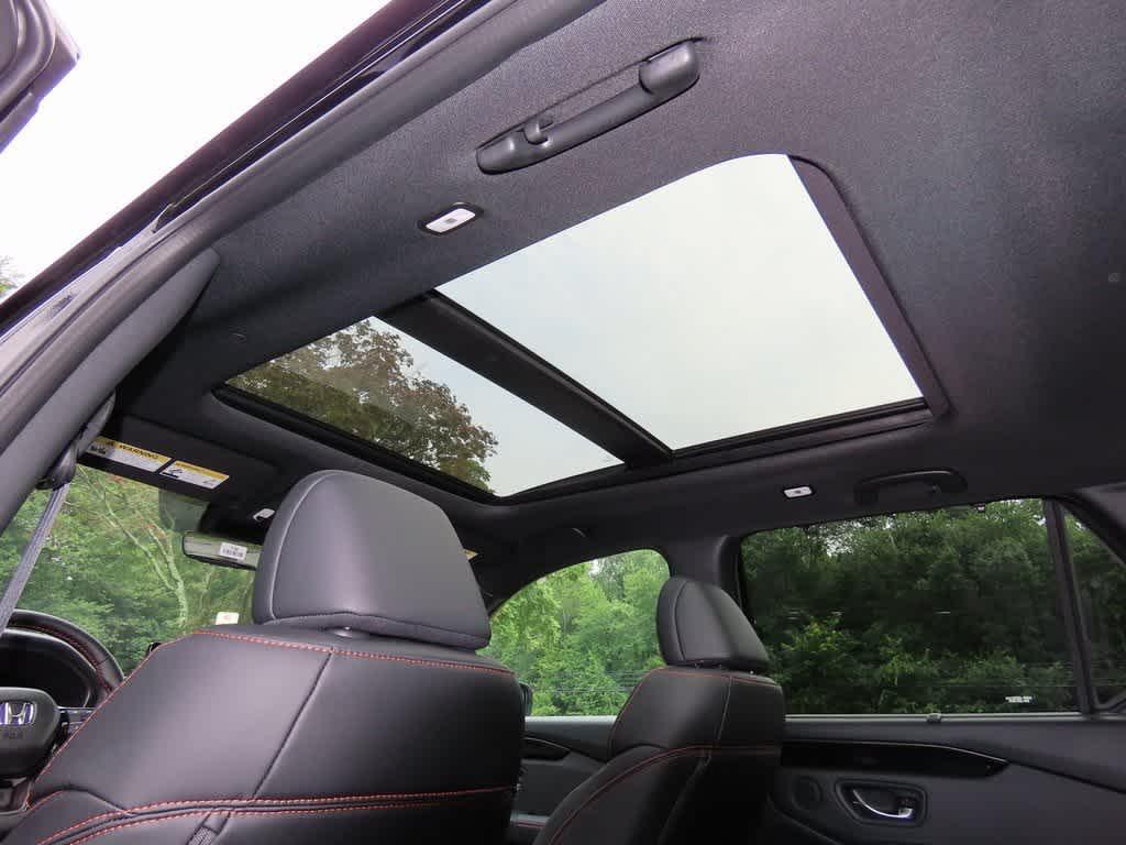 new 2025 Honda Pilot car, priced at $47,957