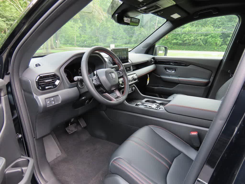 new 2025 Honda Pilot car, priced at $47,957