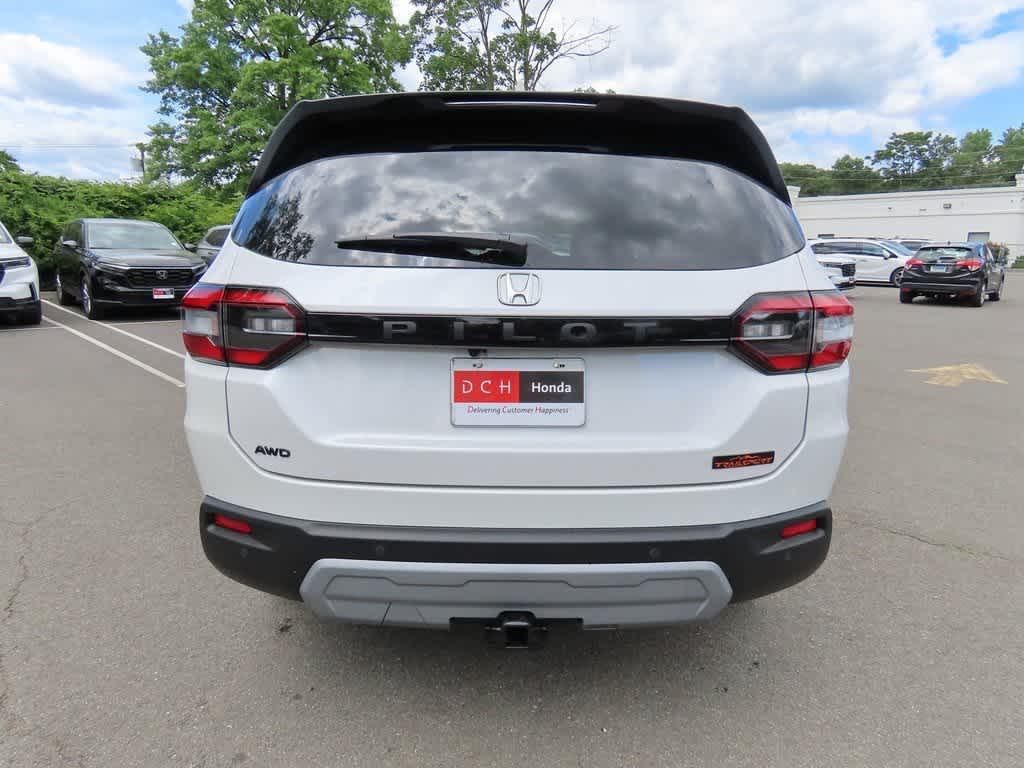 new 2025 Honda Pilot car, priced at $47,932