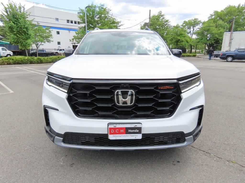 new 2025 Honda Pilot car, priced at $47,932