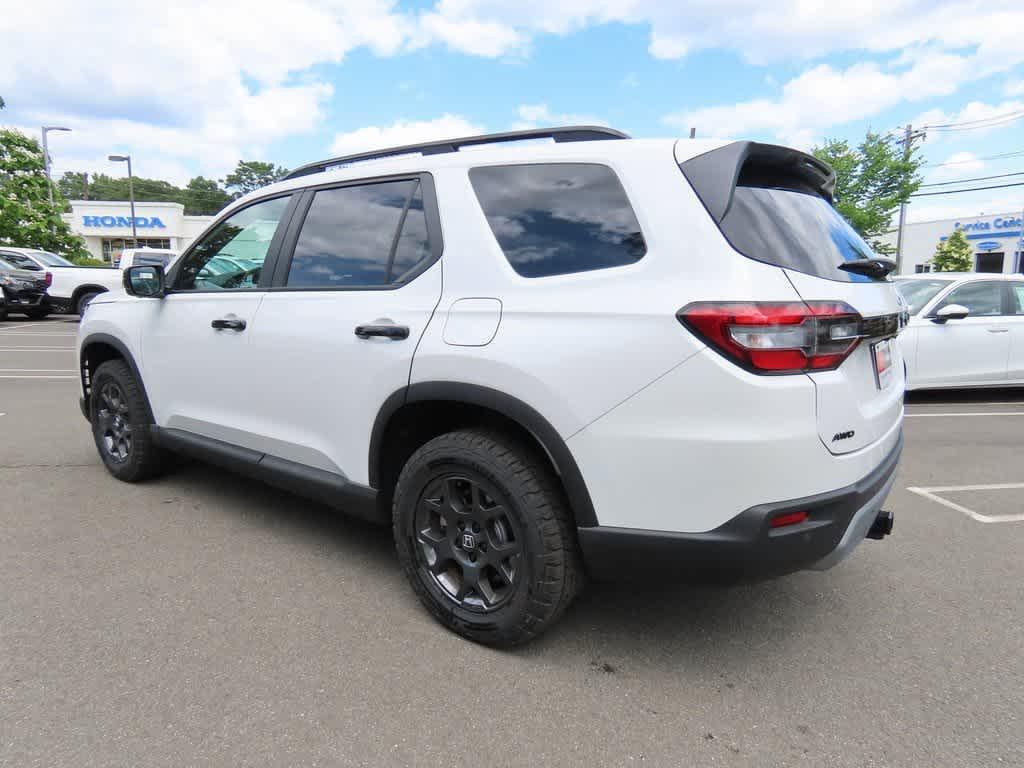 new 2025 Honda Pilot car, priced at $47,932
