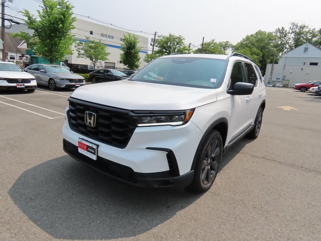 new 2025 Honda Pilot car, priced at $41,062