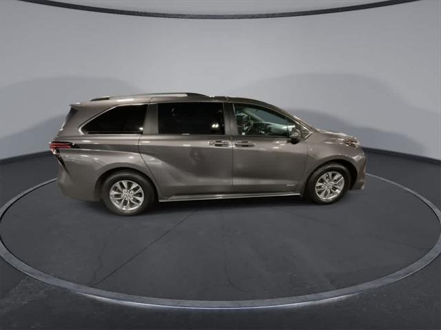 used 2021 Toyota Sienna car, priced at $32,250