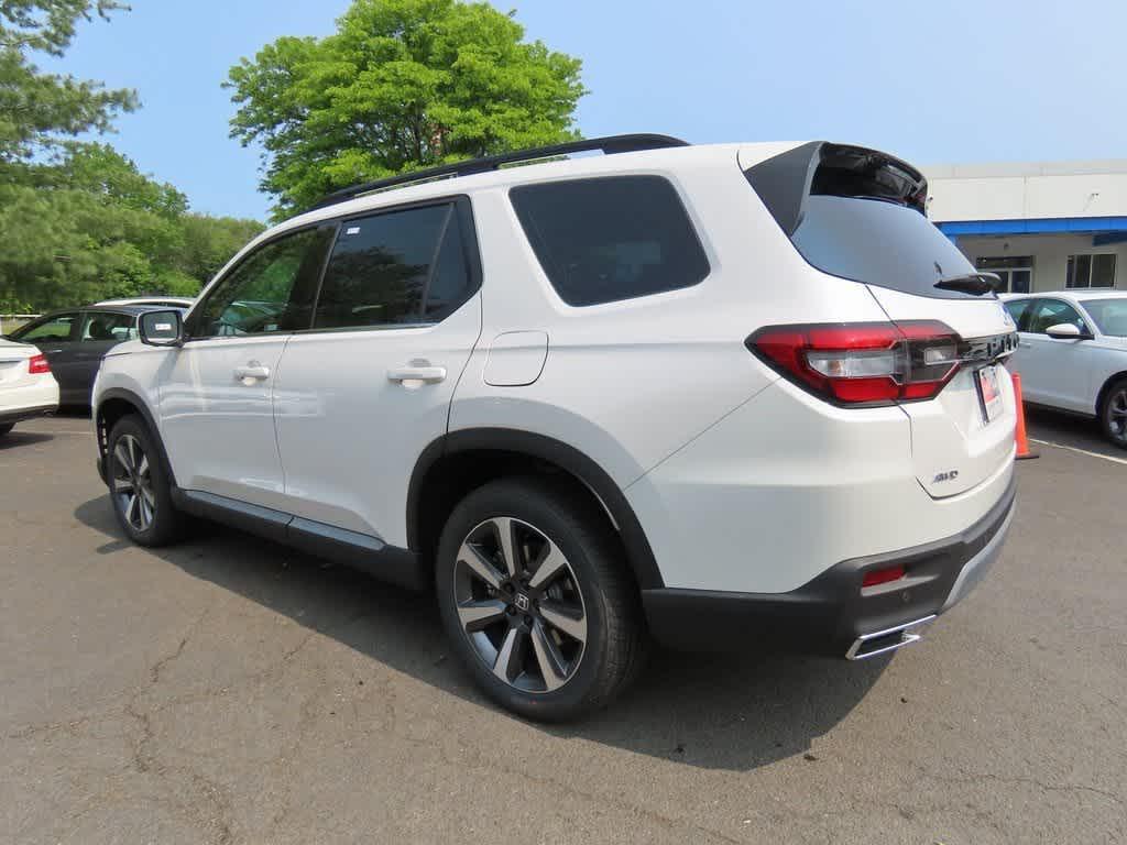 new 2025 Honda Pilot car, priced at $51,612