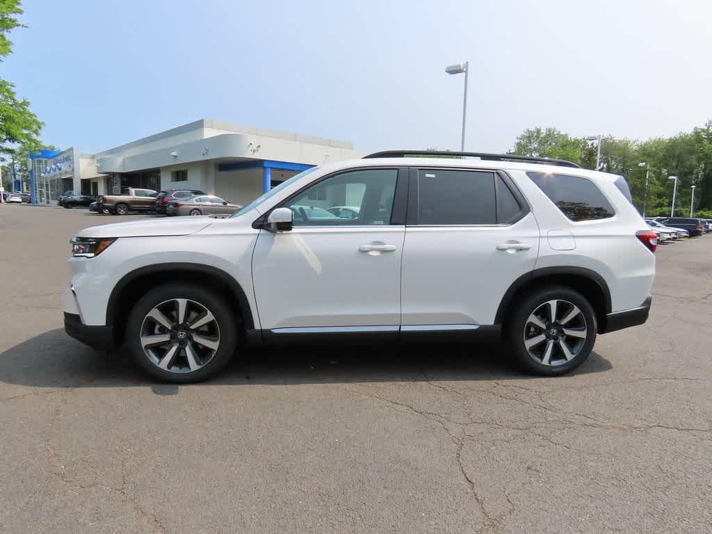 new 2025 Honda Pilot car, priced at $51,612