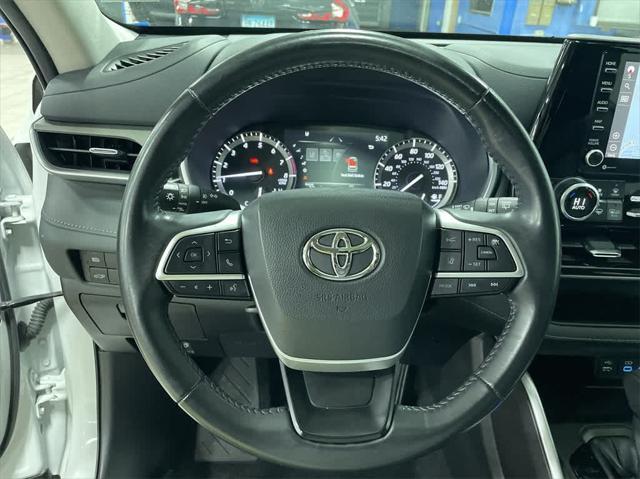 used 2022 Toyota Highlander car, priced at $33,500