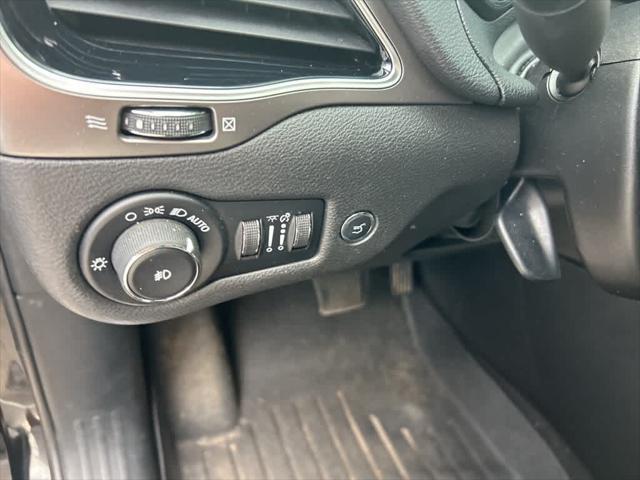 used 2019 Jeep Cherokee car, priced at $13,567
