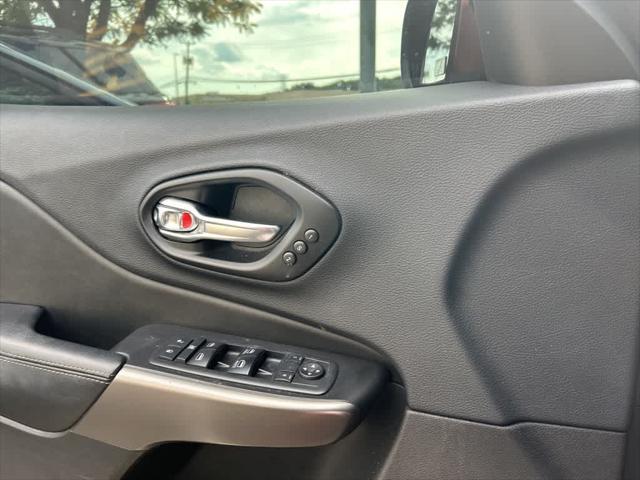 used 2019 Jeep Cherokee car, priced at $13,567
