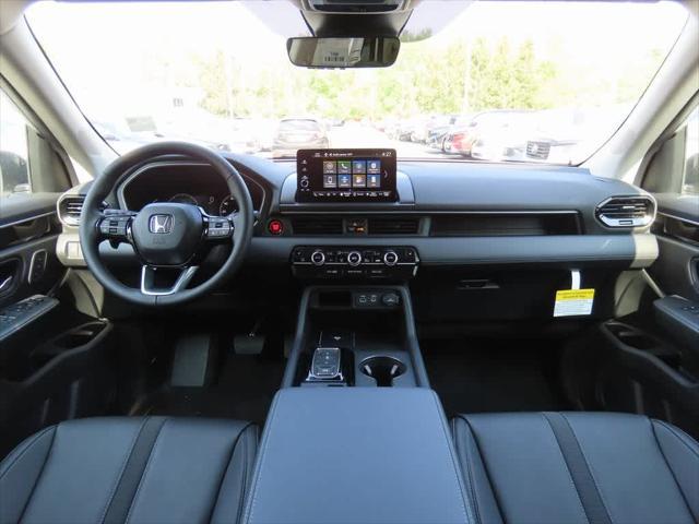 new 2025 Honda Pilot car, priced at $45,305