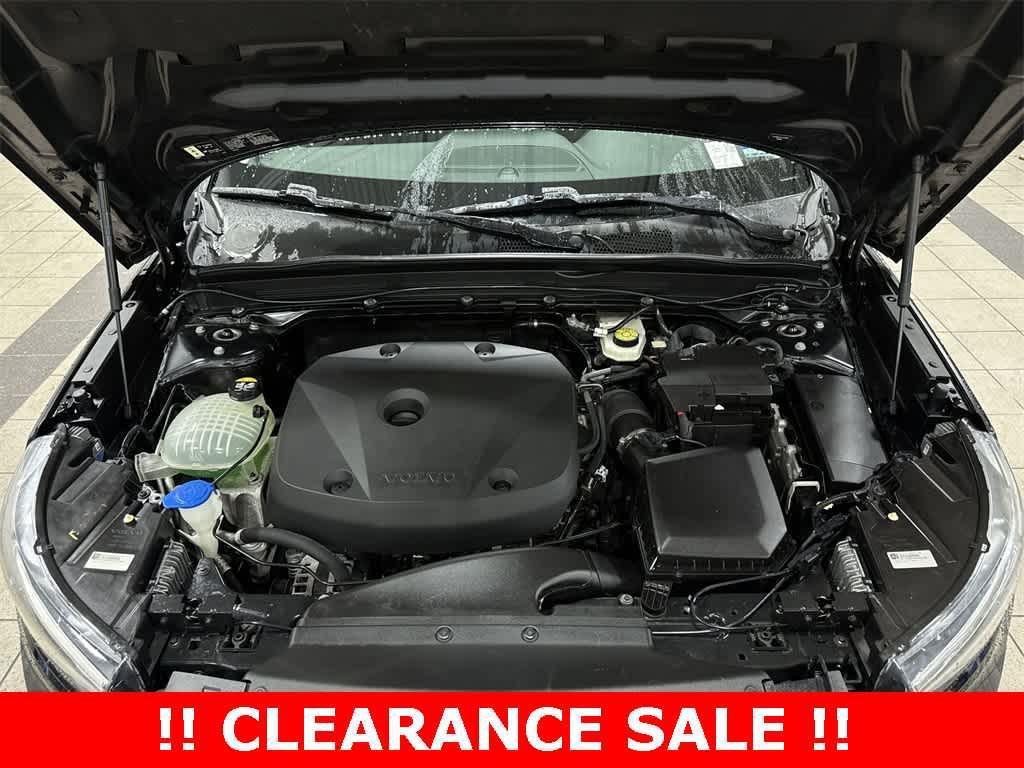 used 2020 Volvo XC40 car, priced at $17,150