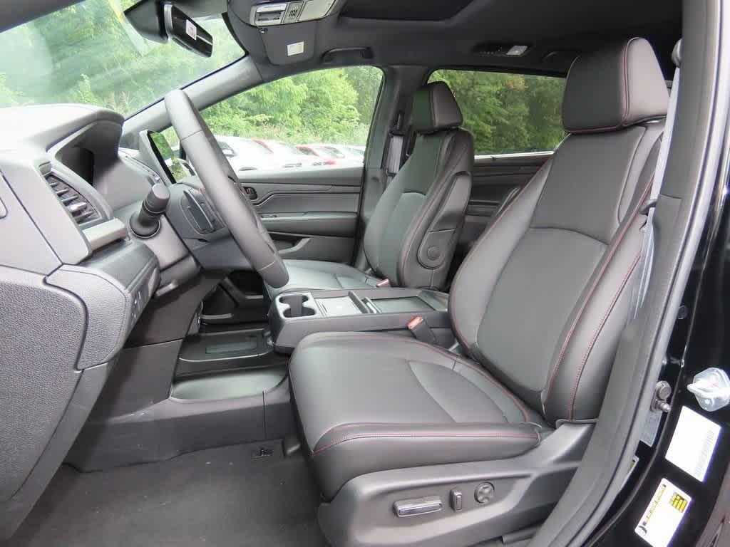 new 2026 Honda Odyssey car, priced at $44,195