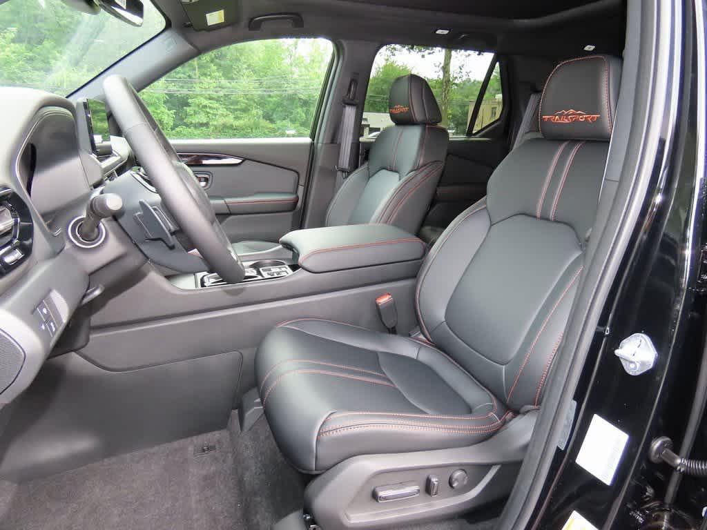 new 2025 Honda Pilot car, priced at $47,272