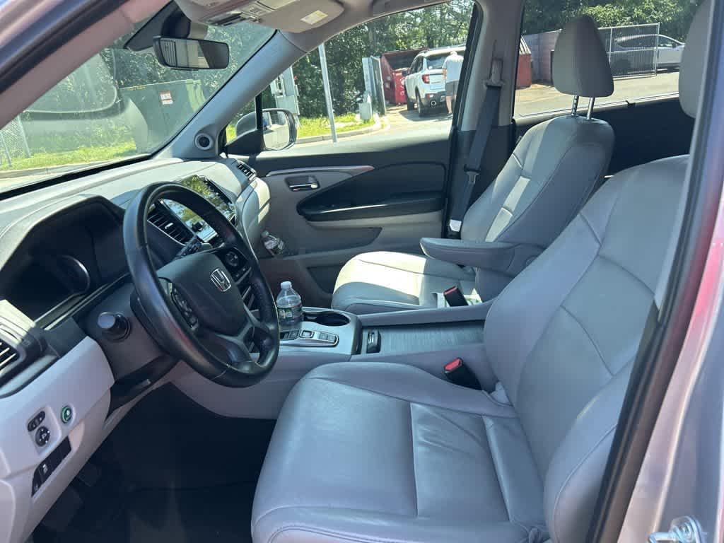 used 2022 Honda Pilot car, priced at $31,700