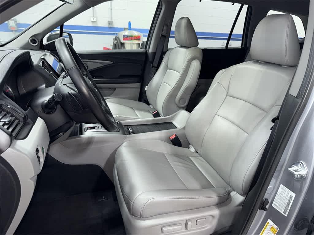 used 2022 Honda Pilot car, priced at $31,819