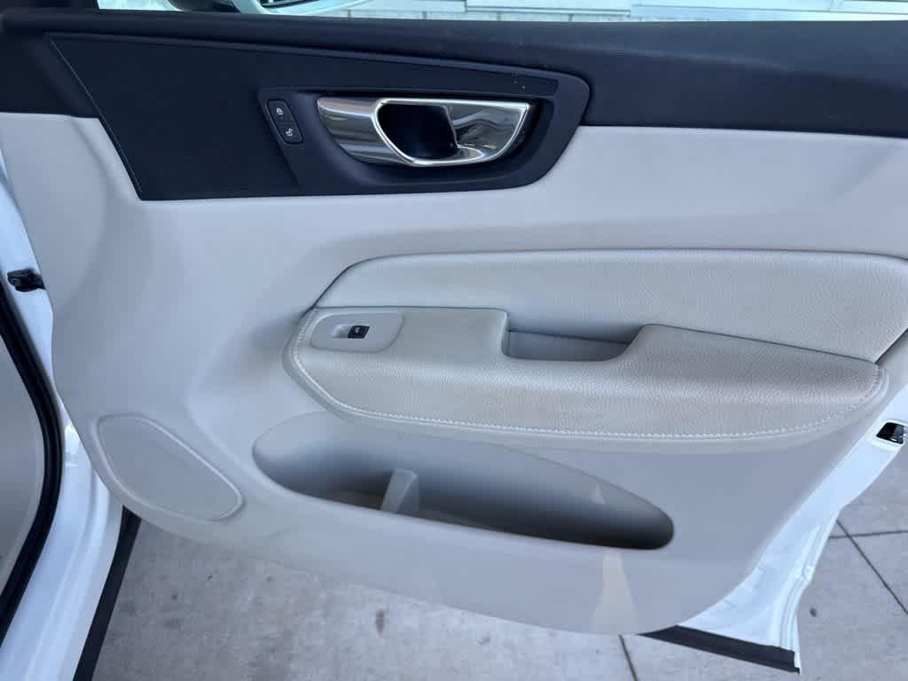 used 2020 Volvo XC60 car, priced at $23,286