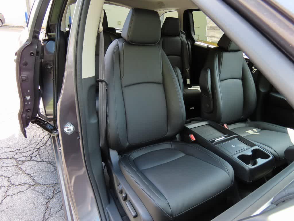new 2026 Honda Odyssey car, priced at $43,209