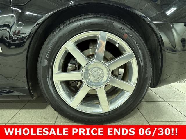 used 2007 Cadillac XLR car, priced at $15,500