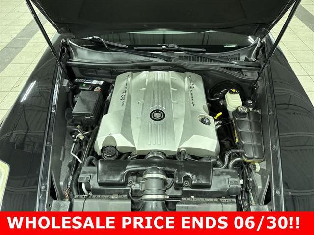 used 2007 Cadillac XLR car, priced at $15,500