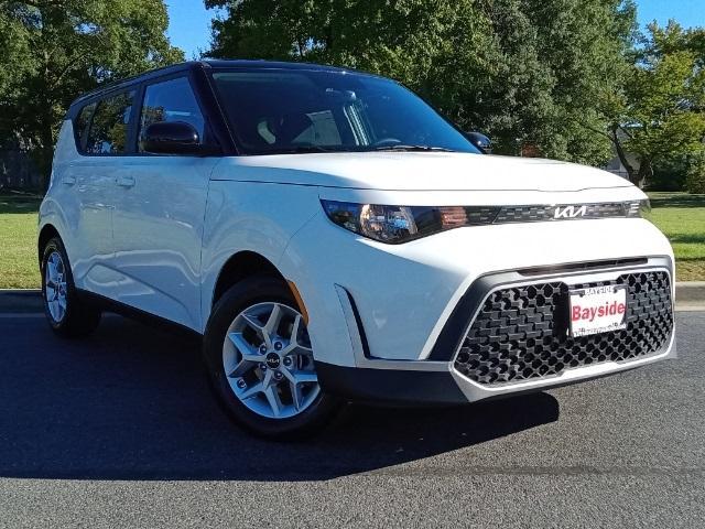 new 2025 Kia Soul car, priced at $24,685