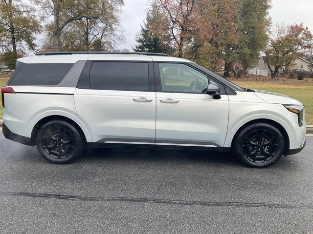 new 2025 Kia Carnival car, priced at $50,370