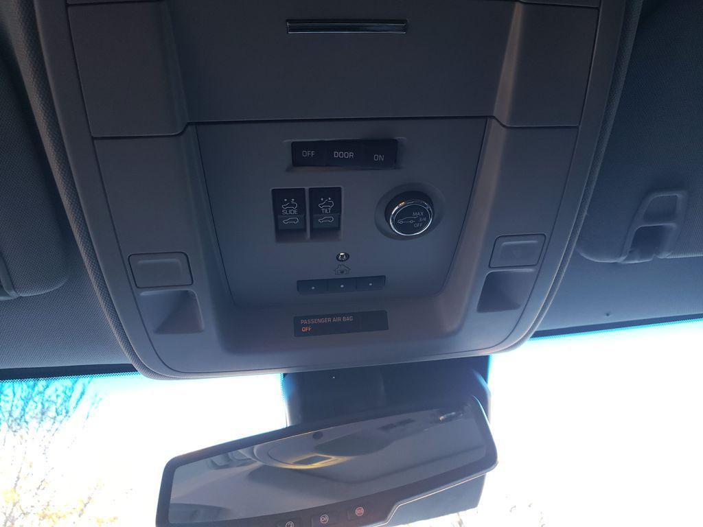 used 2018 Chevrolet Suburban car, priced at $25,999