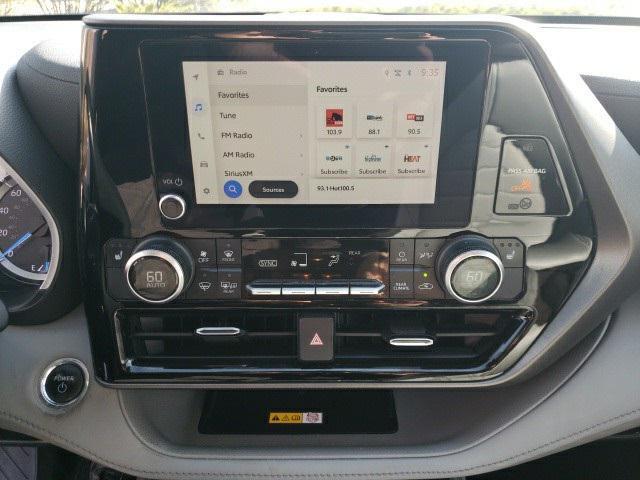 used 2023 Toyota Highlander Hybrid car, priced at $41,999