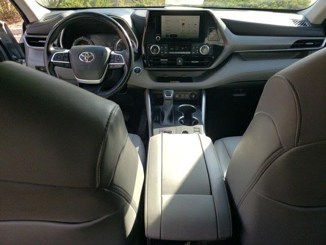 used 2023 Toyota Highlander Hybrid car, priced at $41,999