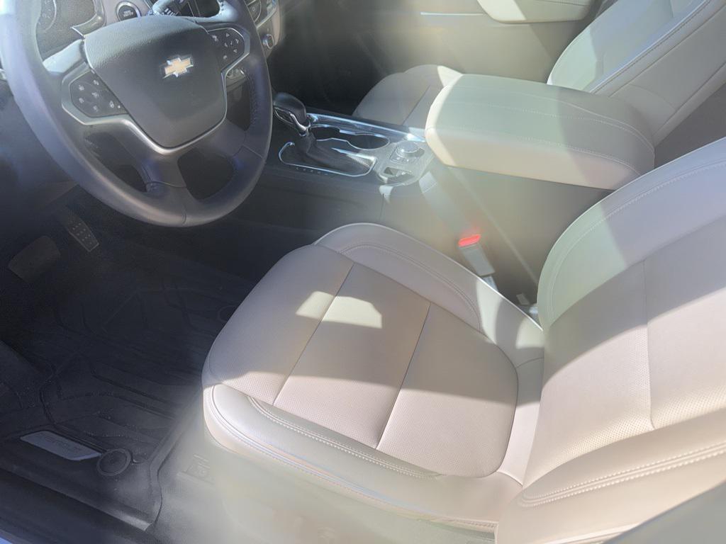 used 2022 Chevrolet Traverse car, priced at $32,986