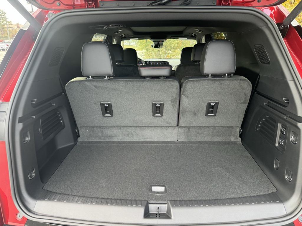 new 2026 Chevrolet Traverse car, priced at $57,290