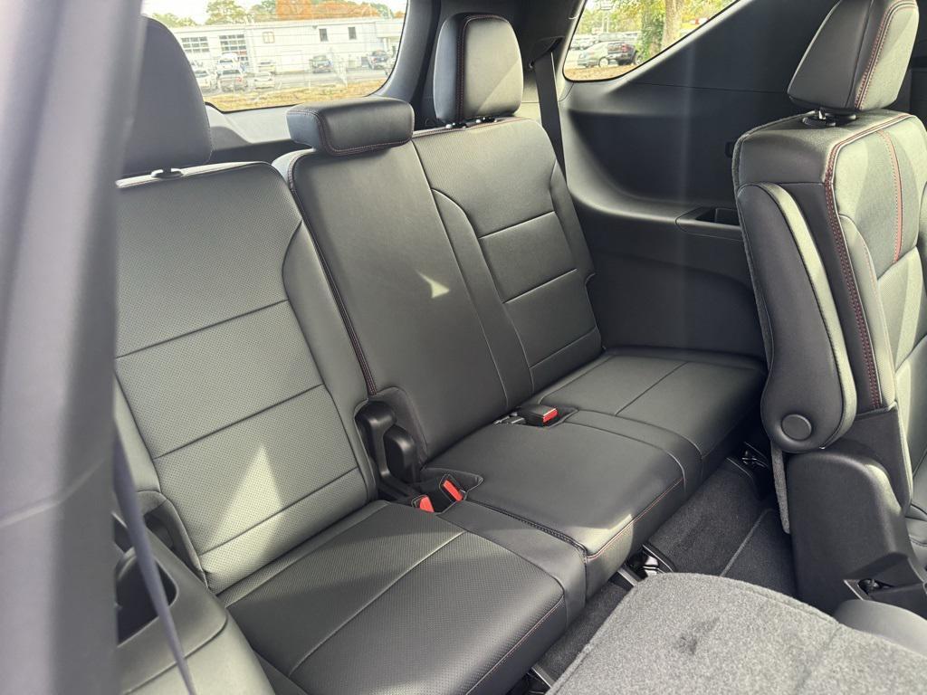 new 2026 Chevrolet Traverse car, priced at $57,290