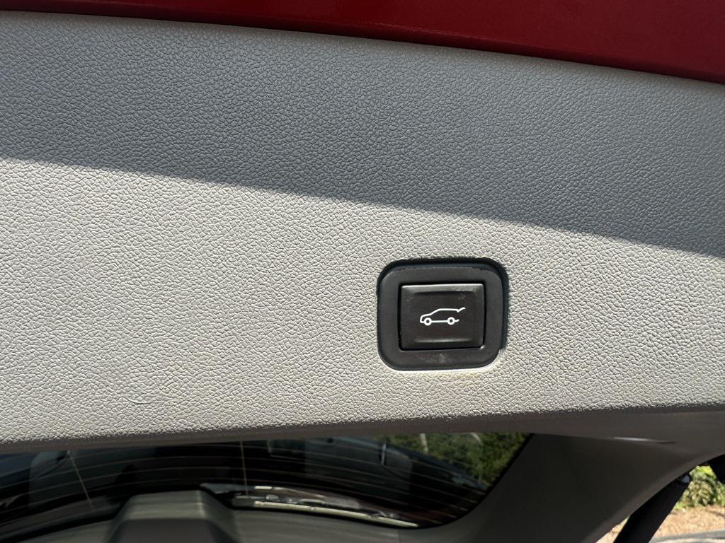 used 2022 Cadillac XT6 car, priced at $35,900