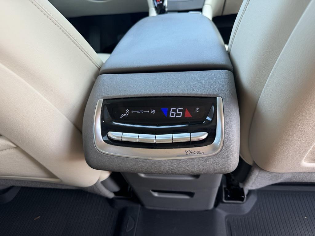 used 2022 Cadillac XT6 car, priced at $35,900