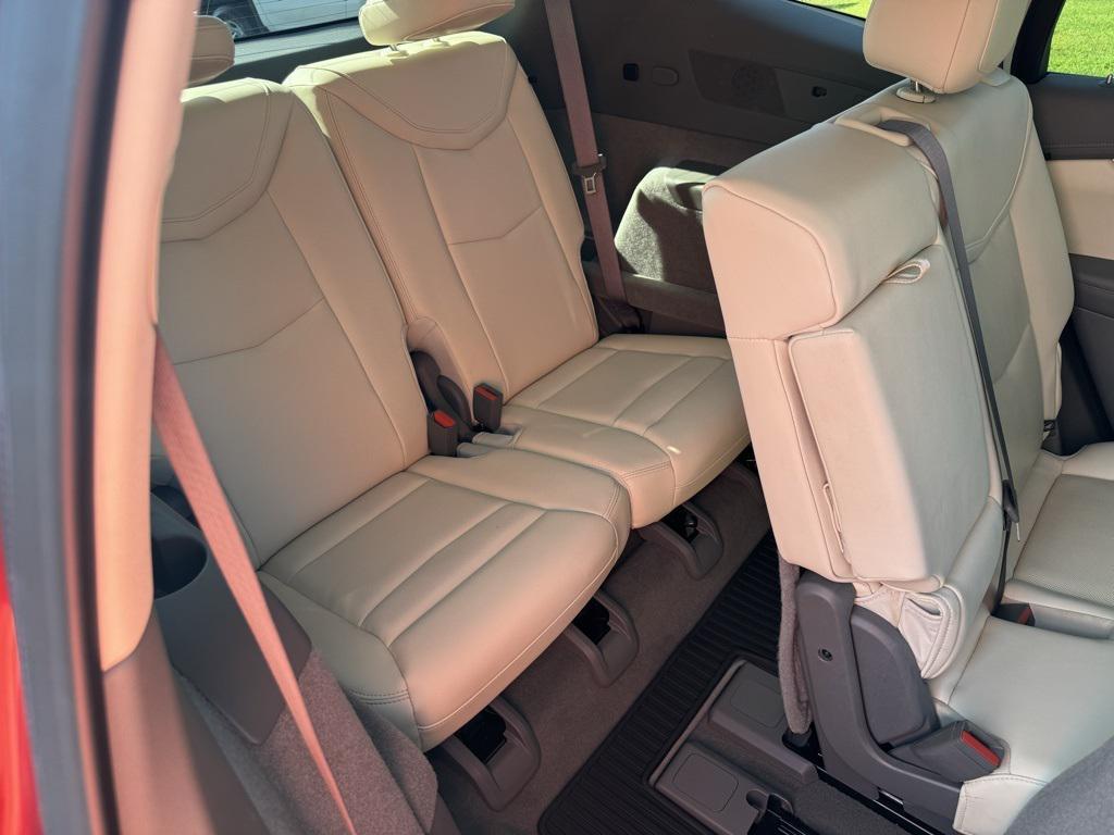 used 2022 Cadillac XT6 car, priced at $35,900