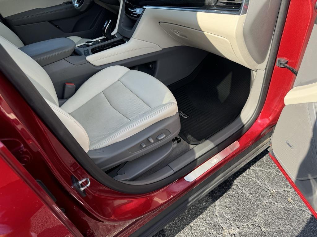 used 2022 Cadillac XT6 car, priced at $35,900