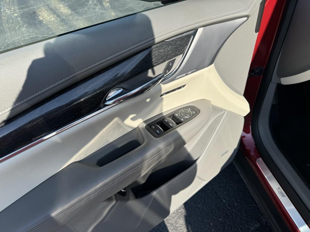 used 2022 Cadillac XT6 car, priced at $35,900