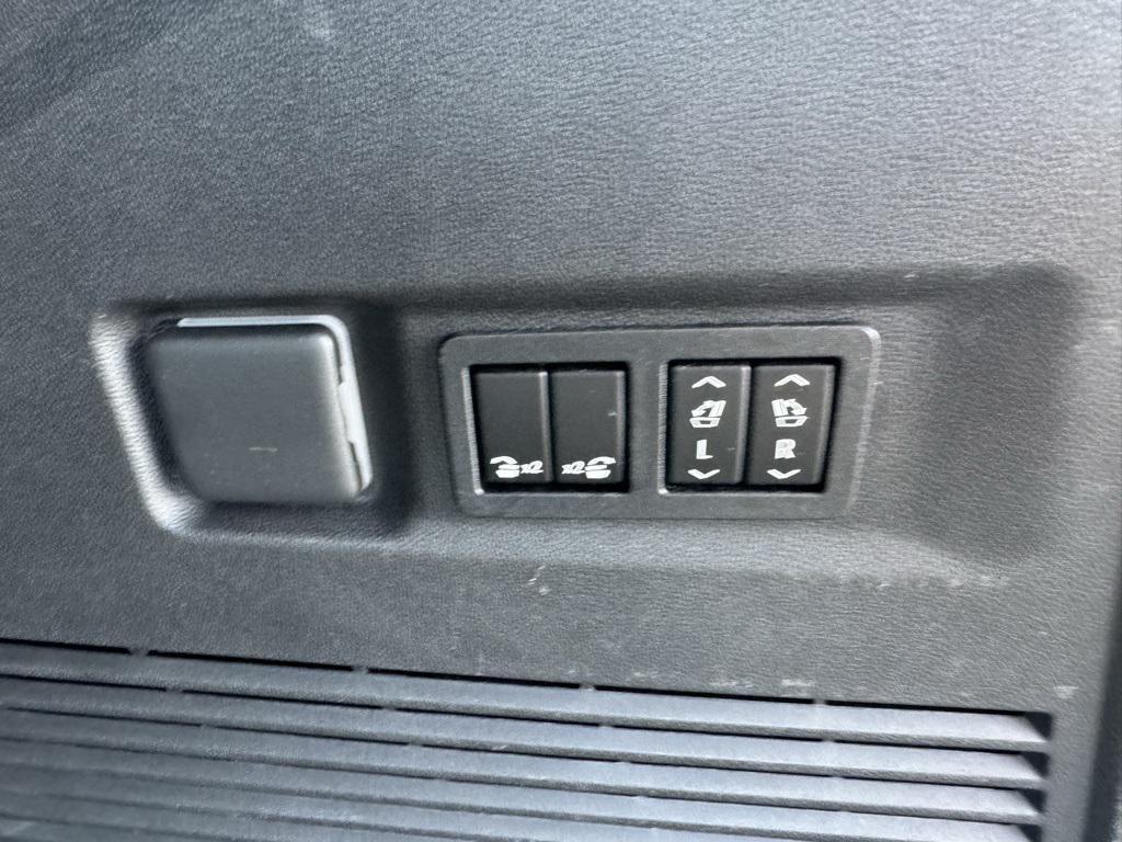 used 2022 GMC Yukon XL car, priced at $49,246